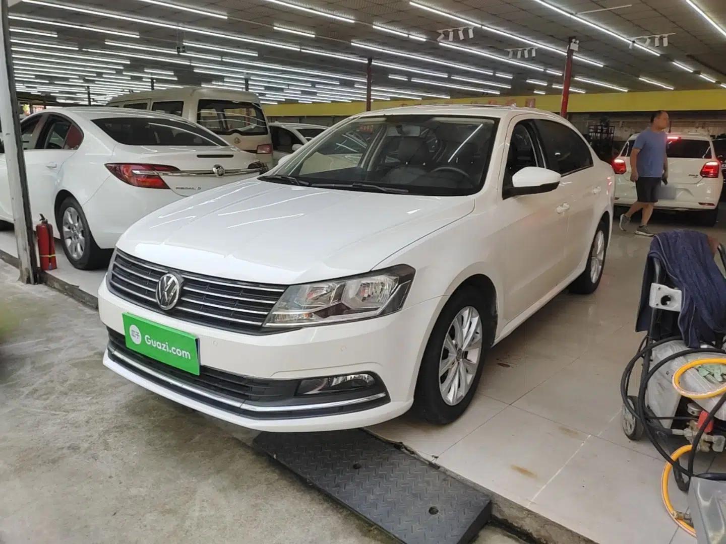 Volkswagen Lavida 2017 230TSI DSG Comfort Edition — миниатюра 1