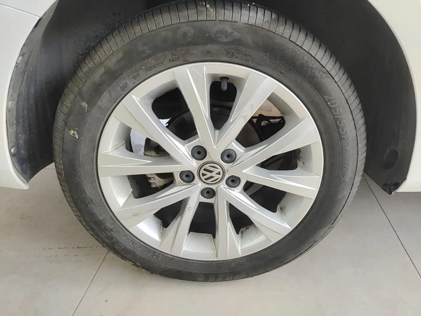Volkswagen Lavida 2017 230TSI DSG Comfort Edition — миниатюра 11