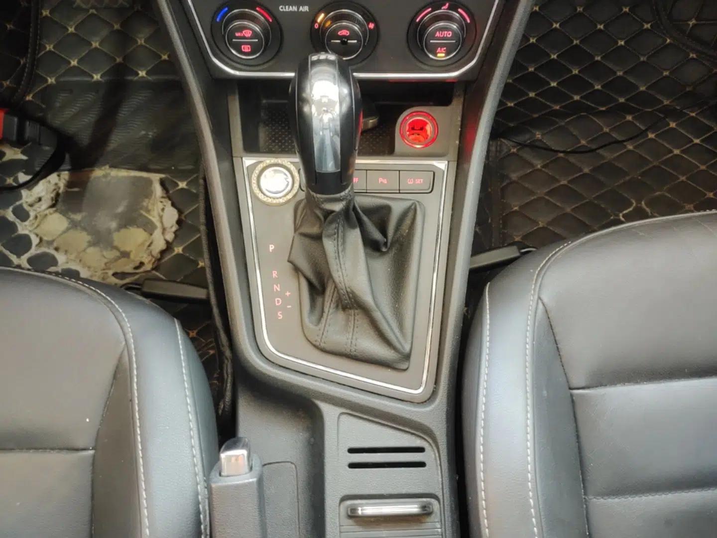 Volkswagen Lavida 2017 230TSI DSG Comfort Edition — миниатюра 16