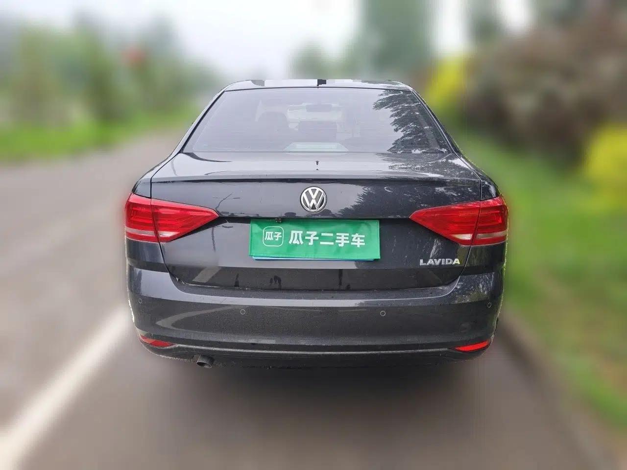 Volkswagen Lavida 2017 1.6L Automatic Fashion Edition — миниатюра 5
