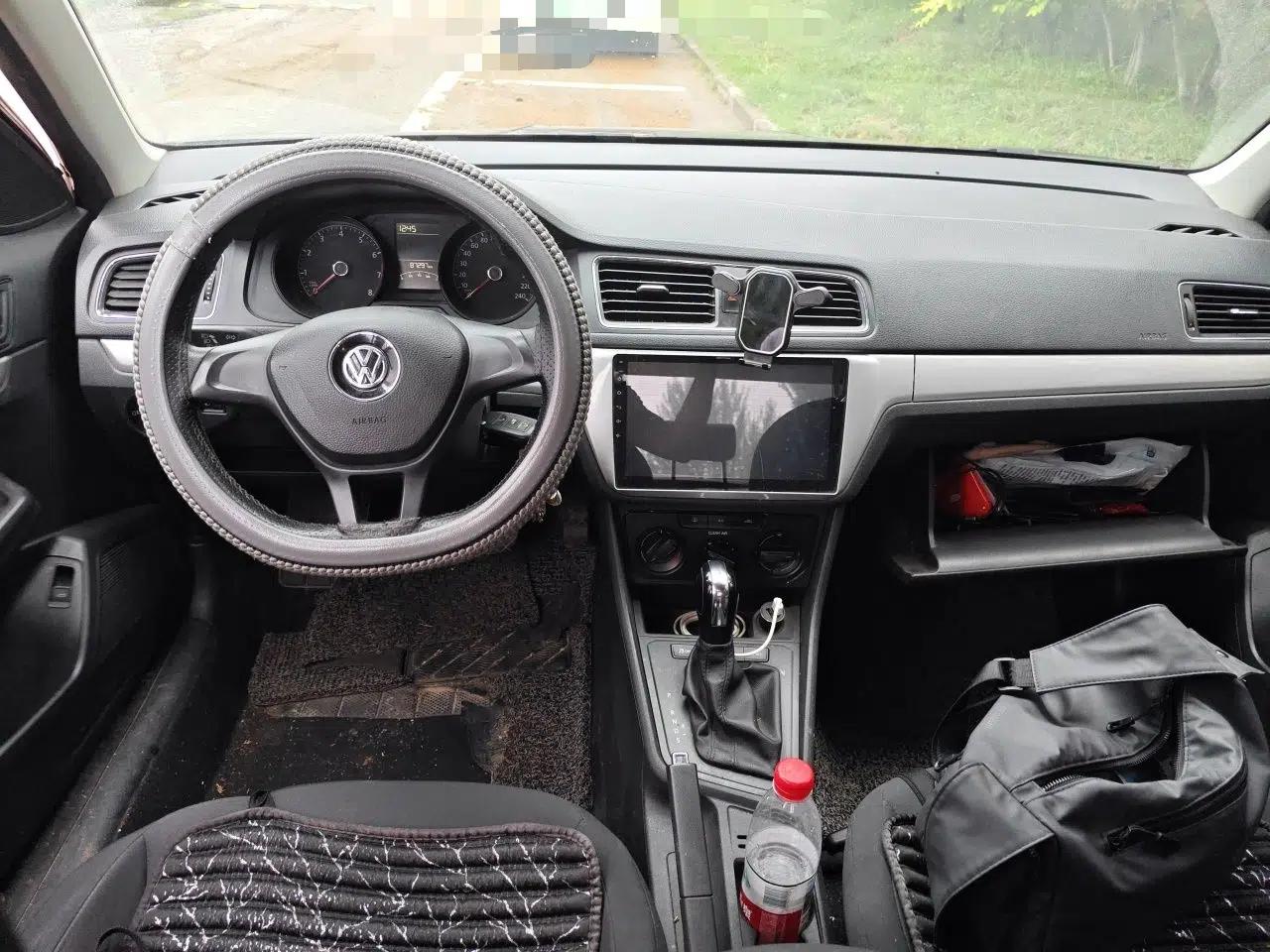 Volkswagen Lavida 2017 1.6L Automatic Fashion Edition — миниатюра 9