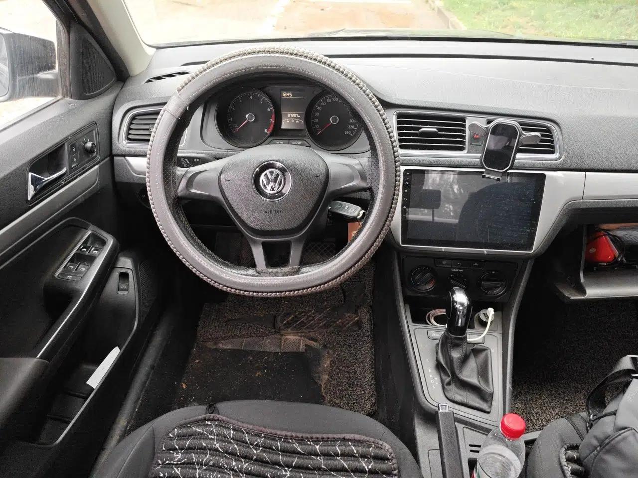 Volkswagen Lavida 2017 1.6L Automatic Fashion Edition — миниатюра 10