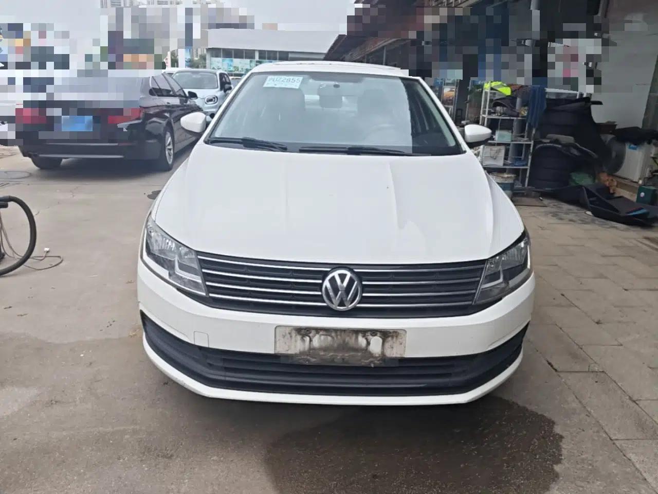 Volkswagen Lavida 2017 1.6L Automatic Fashion Edition — миниатюра 2
