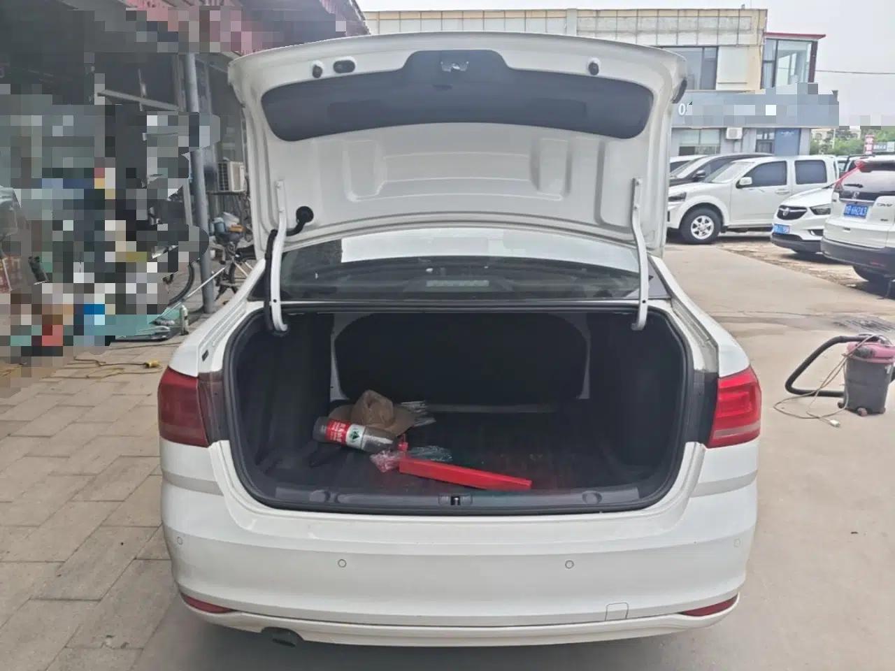 Volkswagen Lavida 2017 1.6L Automatic Fashion Edition — миниатюра 22
