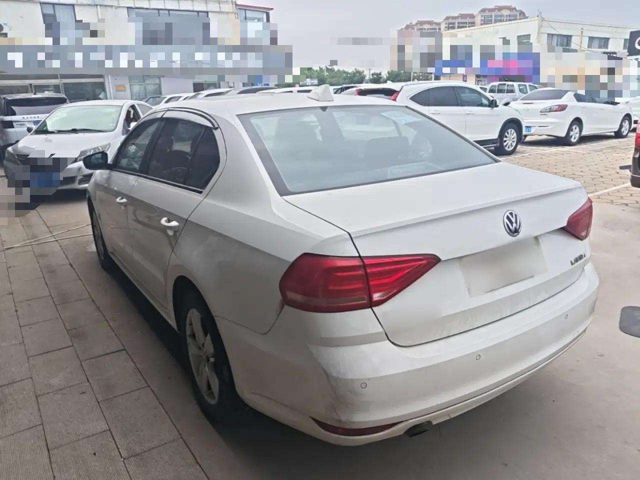 Volkswagen Lavida 2017 1.6L Automatic Fashion Edition — миниатюра 4