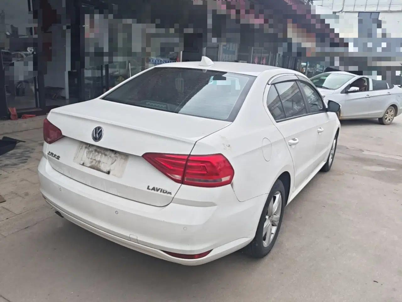 Volkswagen Lavida 2017 1.6L Automatic Fashion Edition — миниатюра 6