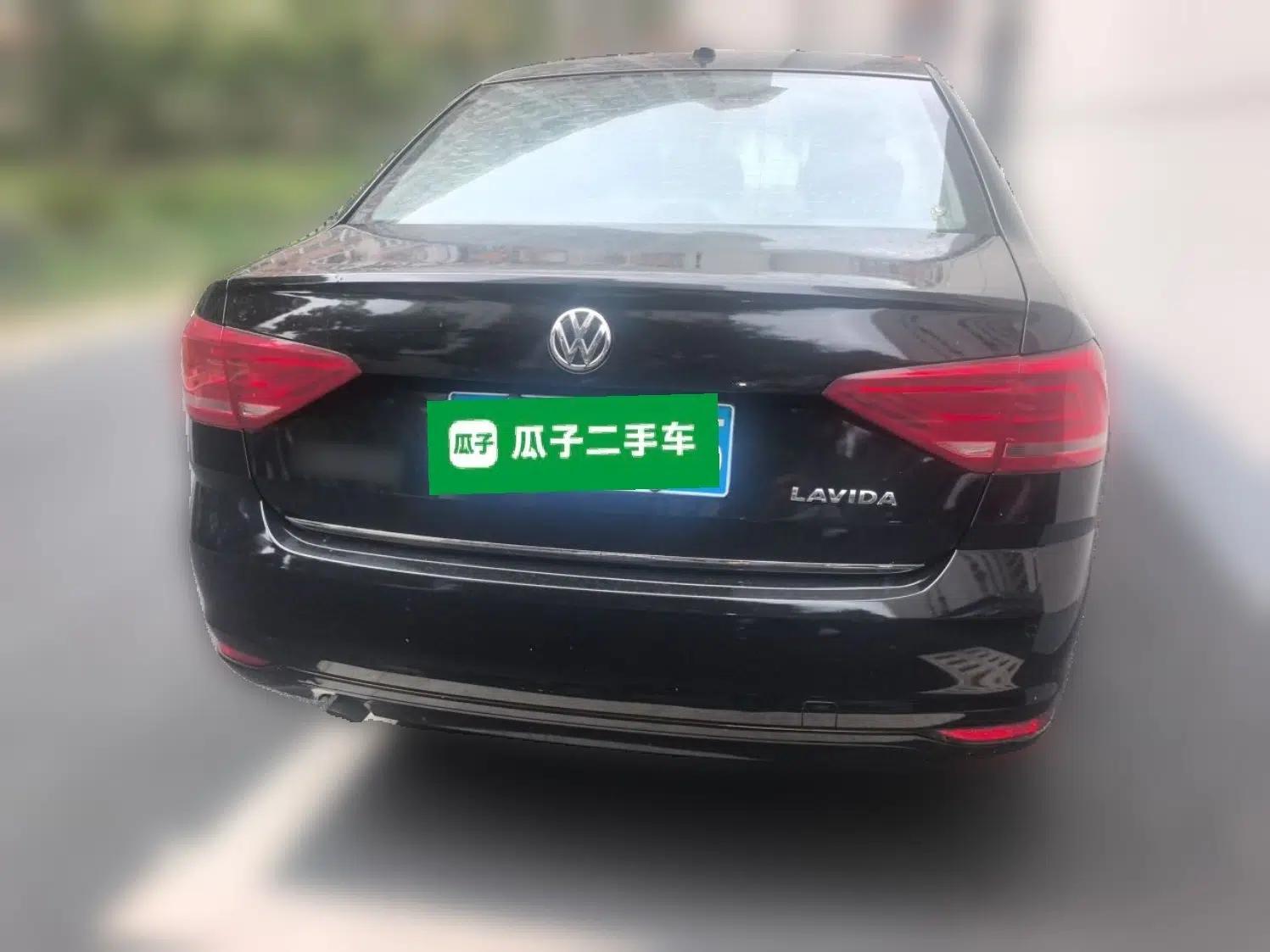 Volkswagen Lavida 2017 1.6L Automatic Comfort Edition — миниатюра 5
