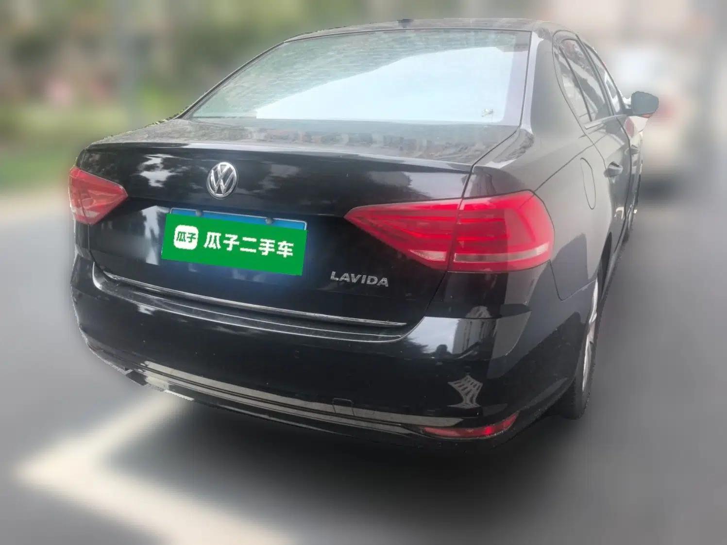 Volkswagen Lavida 2017 1.6L Automatic Comfort Edition — миниатюра 6