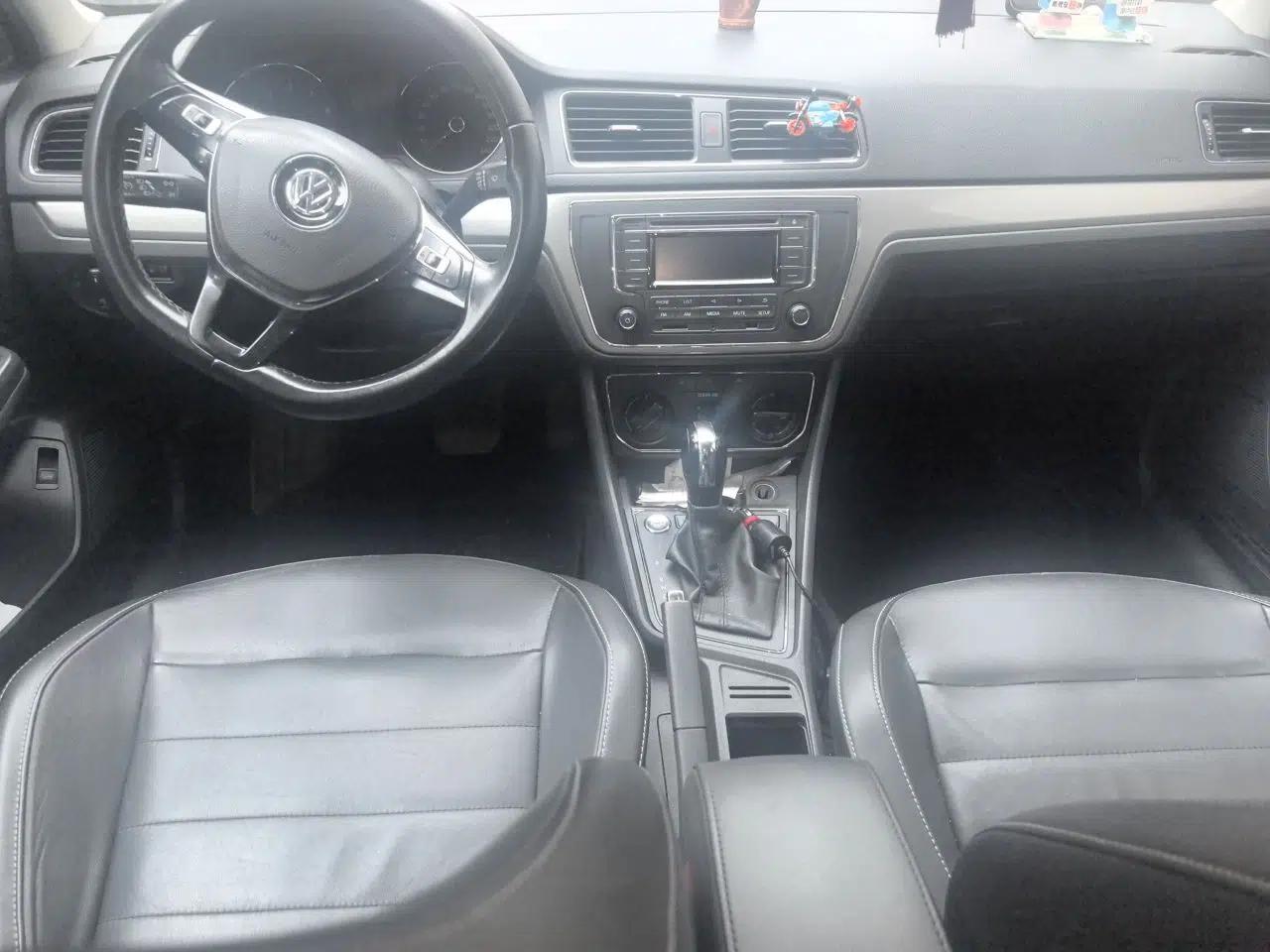 Volkswagen Lavida 2017 1.6L Automatic Comfort Edition — миниатюра 9
