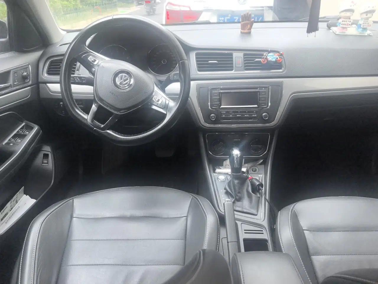 Volkswagen Lavida 2017 1.6L Automatic Comfort Edition — миниатюра 10