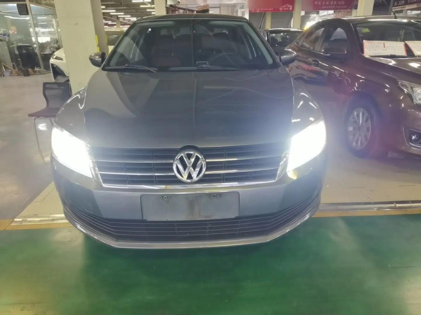 Volkswagen Lavida 2013 Revised Classic 1.6L Automatic Fashion Edition — миниатюра 2