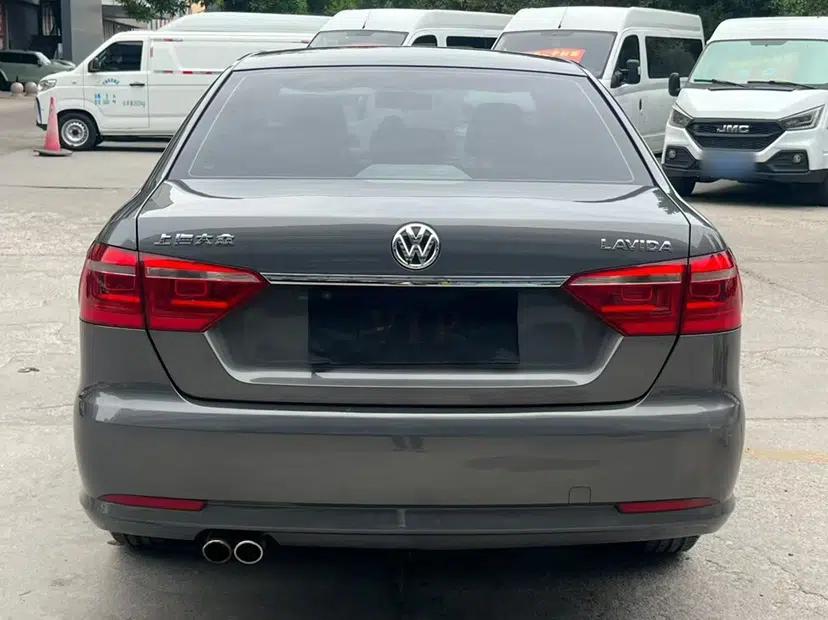 Volkswagen Lavida 2013 Revised Classic 1.6L Automatic Fashion Edition — миниатюра 15