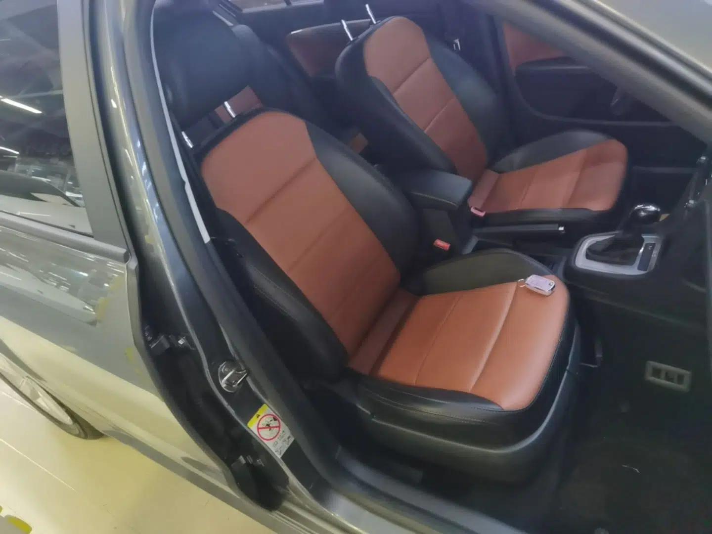 Volkswagen Lavida 2013 Revised Classic 1.6L Automatic Fashion Edition — миниатюра 27