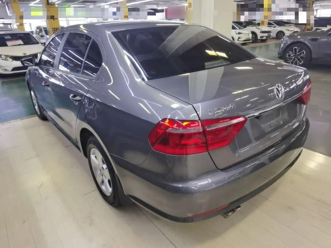 Volkswagen Lavida 2013 Revised Classic 1.6L Automatic Fashion Edition — миниатюра 4