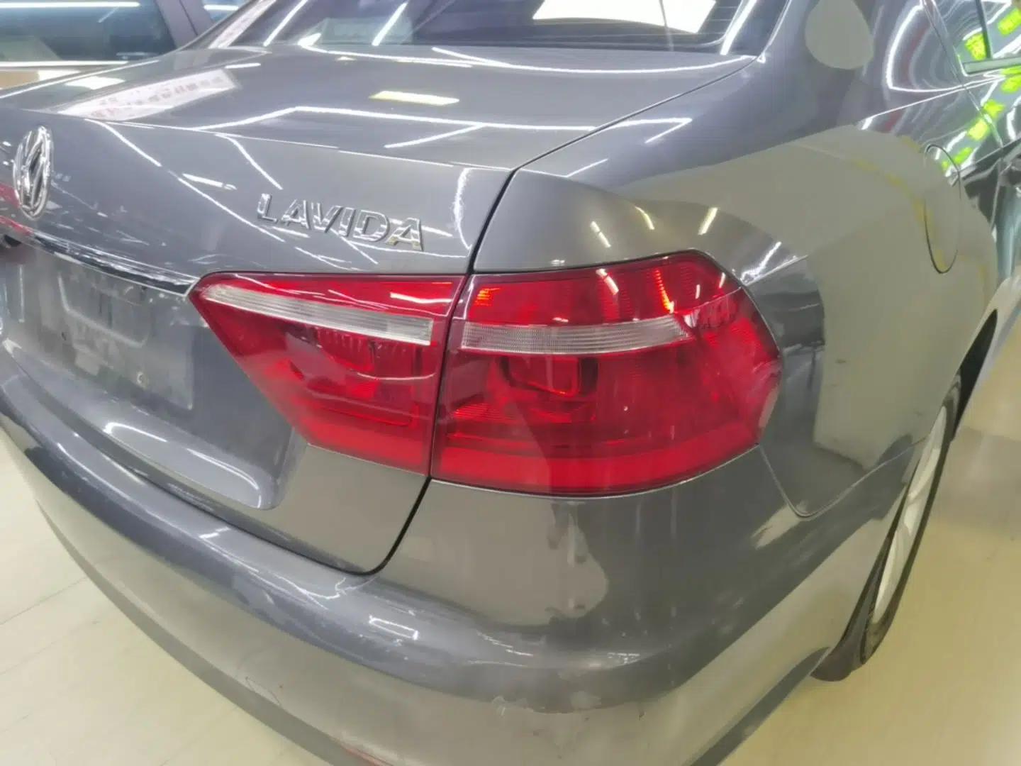 Volkswagen Lavida 2013 Revised Classic 1.6L Automatic Fashion Edition — миниатюра 9