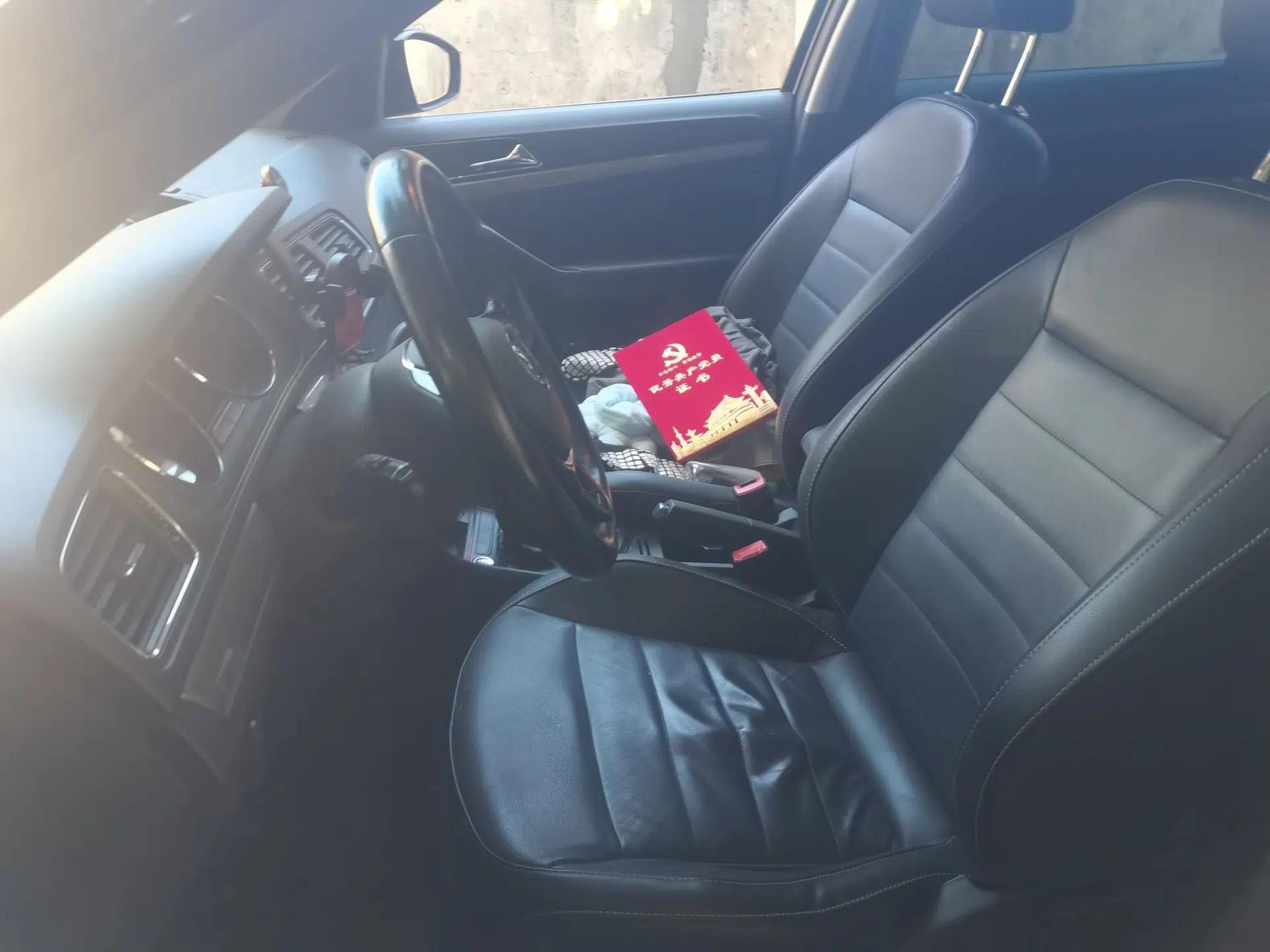 Volkswagen Lavida 2017 1.6L Automatic Comfort Edition — миниатюра 15