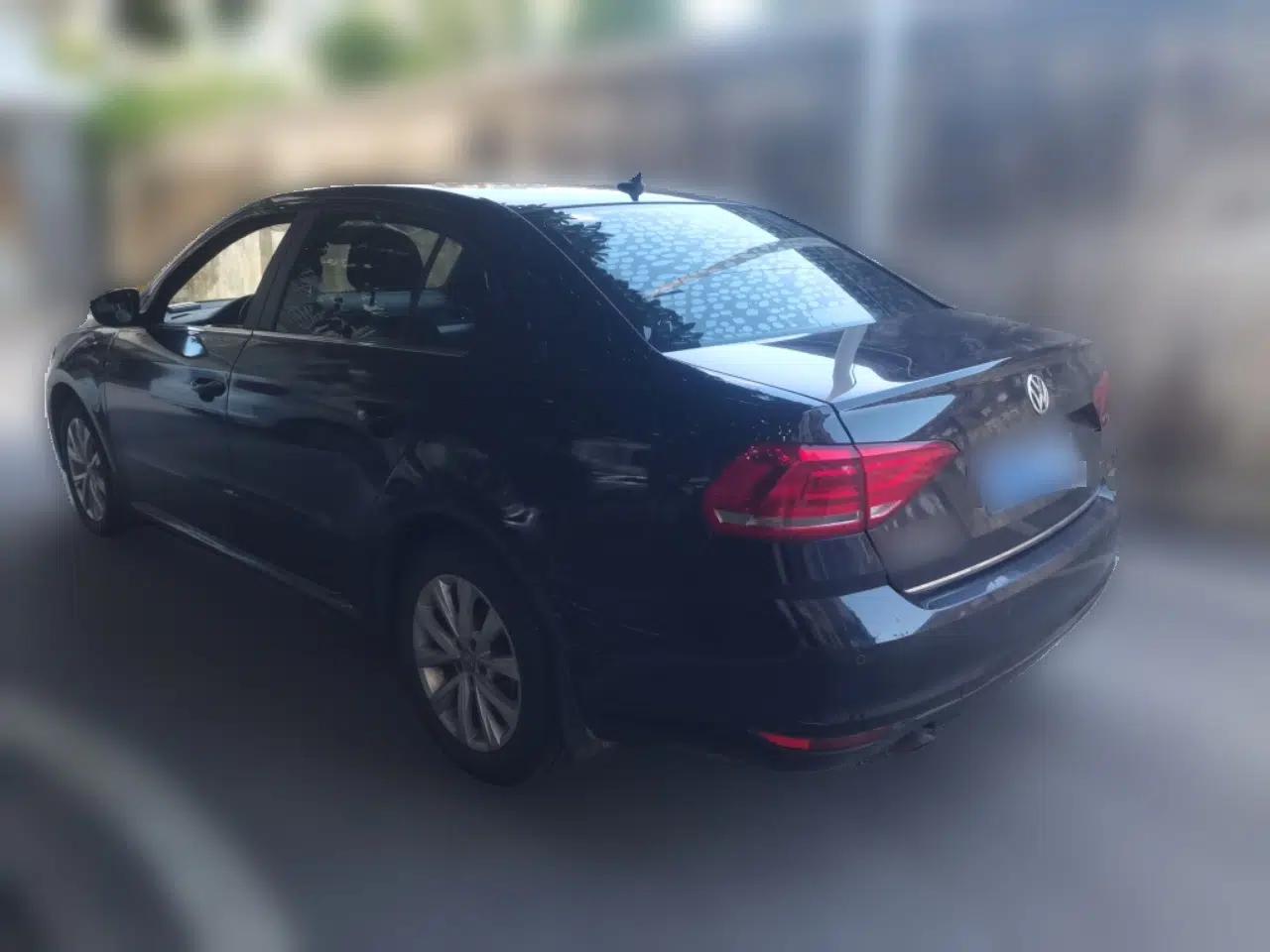 Volkswagen Lavida 2017 1.6L Automatic Comfort Edition — миниатюра 4