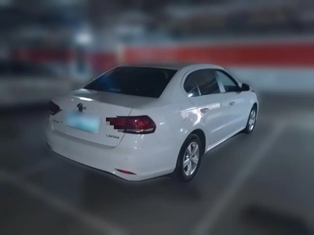 Volkswagen Lavida 2019 Lavida Start 1.5L Manual Fashion Edition China VI Standard — миниатюра 6