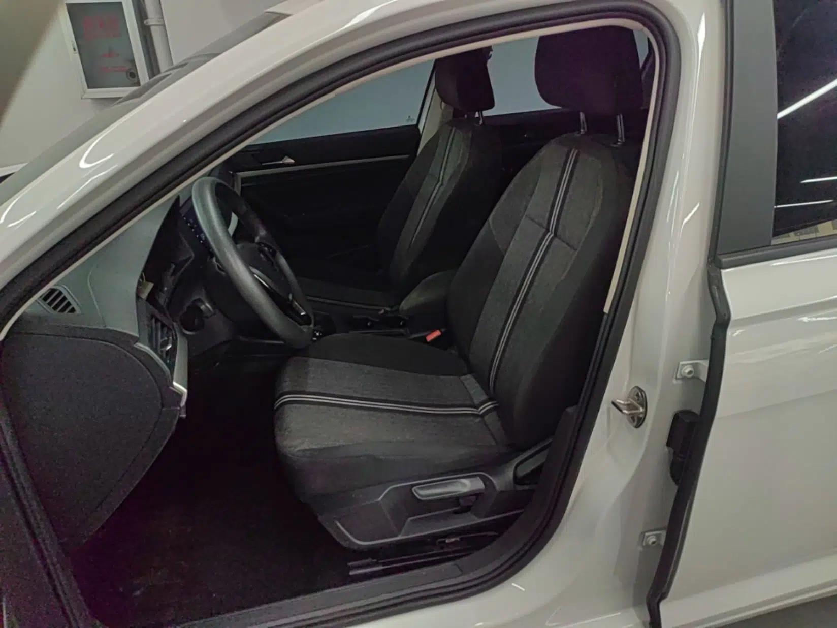 Volkswagen Lavida 2021 1.5L Automatic Fashion Edition — миниатюра 17
