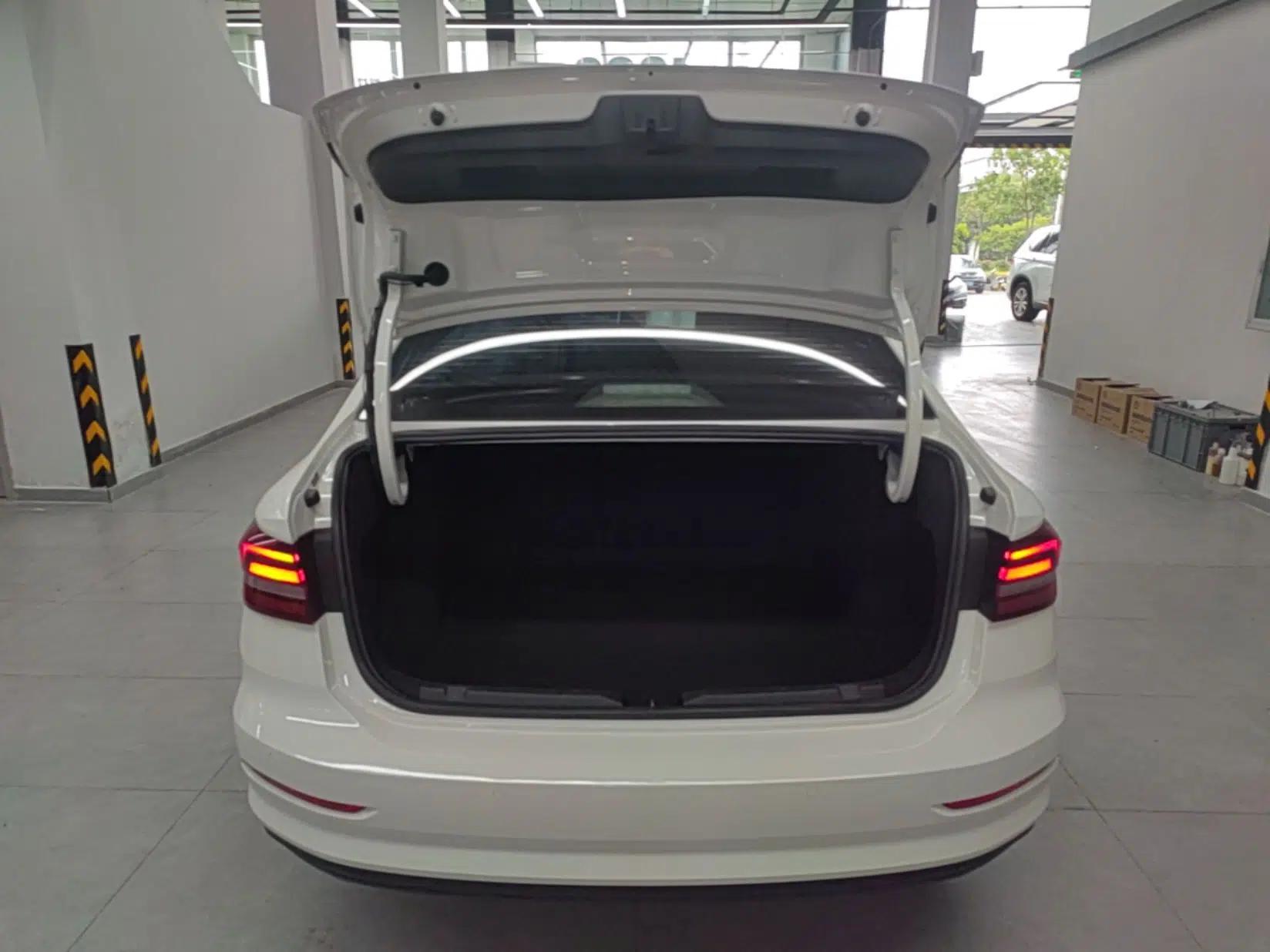 Volkswagen Lavida 2021 1.5L Automatic Fashion Edition — миниатюра 22