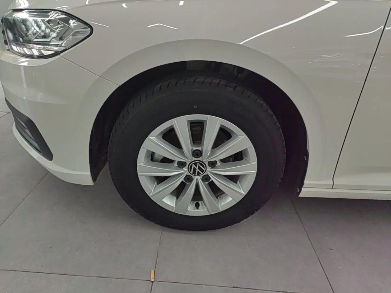 Volkswagen Lavida 2021 1.5L Automatic Fashion Edition — миниатюра 10