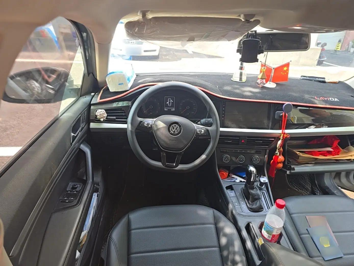 Volkswagen Lavida 2019 1.5L Automatic Comfort Edition China VI Standard — миниатюра 10