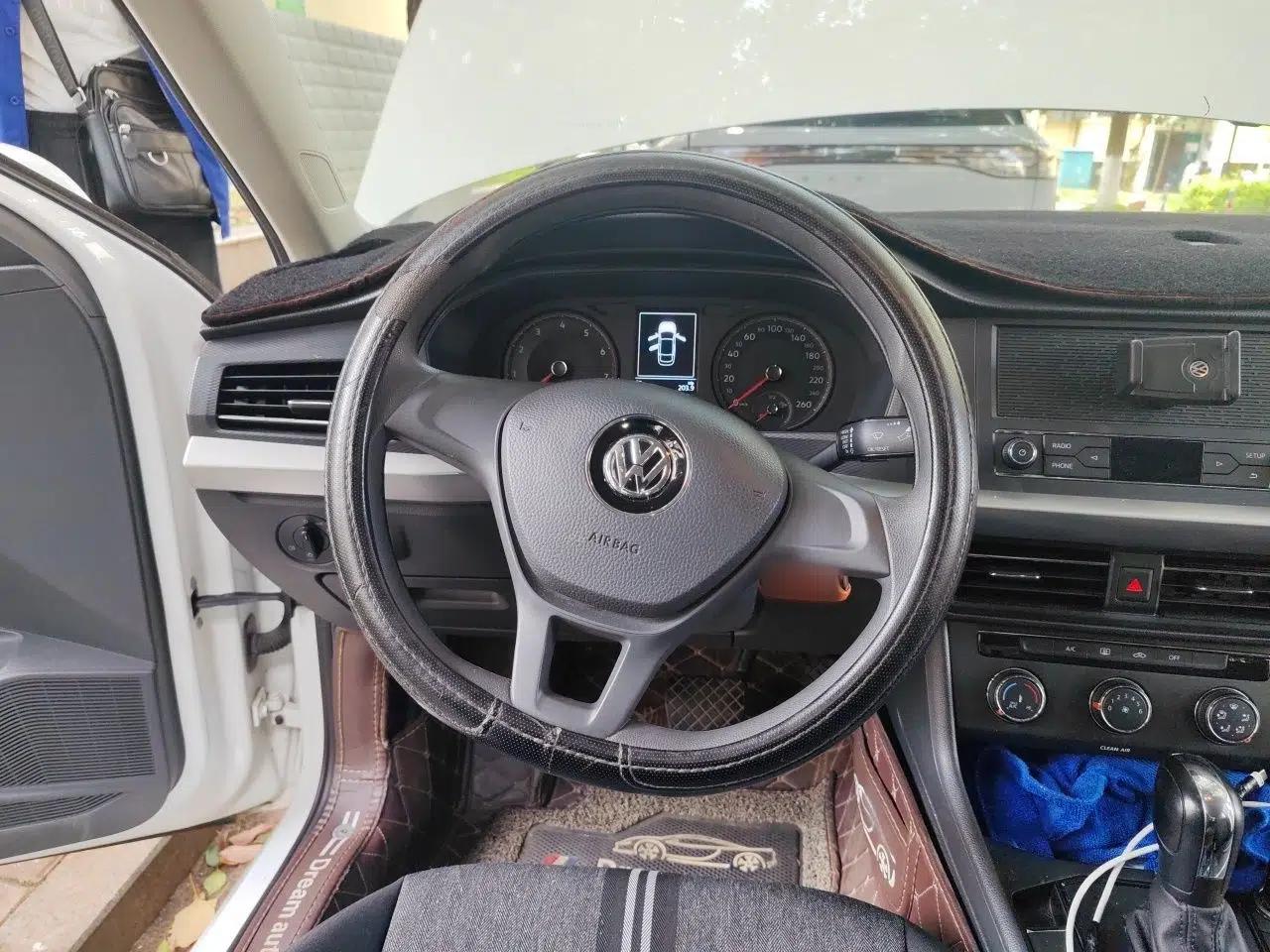 Volkswagen Lavida 2019 1.5L Automatic Fashion Edition China VI — миниатюра 10