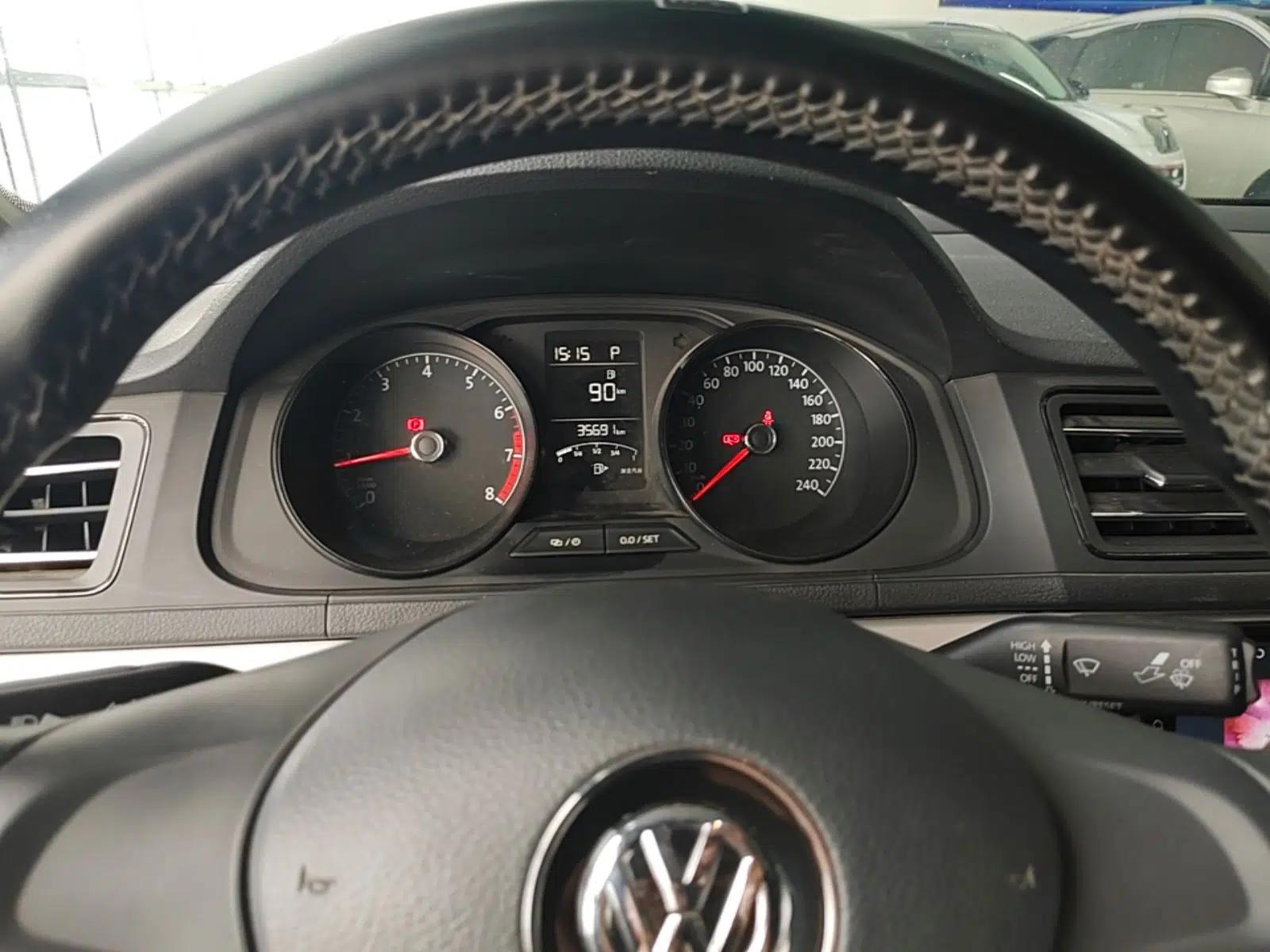 Volkswagen Lavida 2019 Lavida Start 1.5L Automatic Trendy Version China VI Standard — миниатюра 14