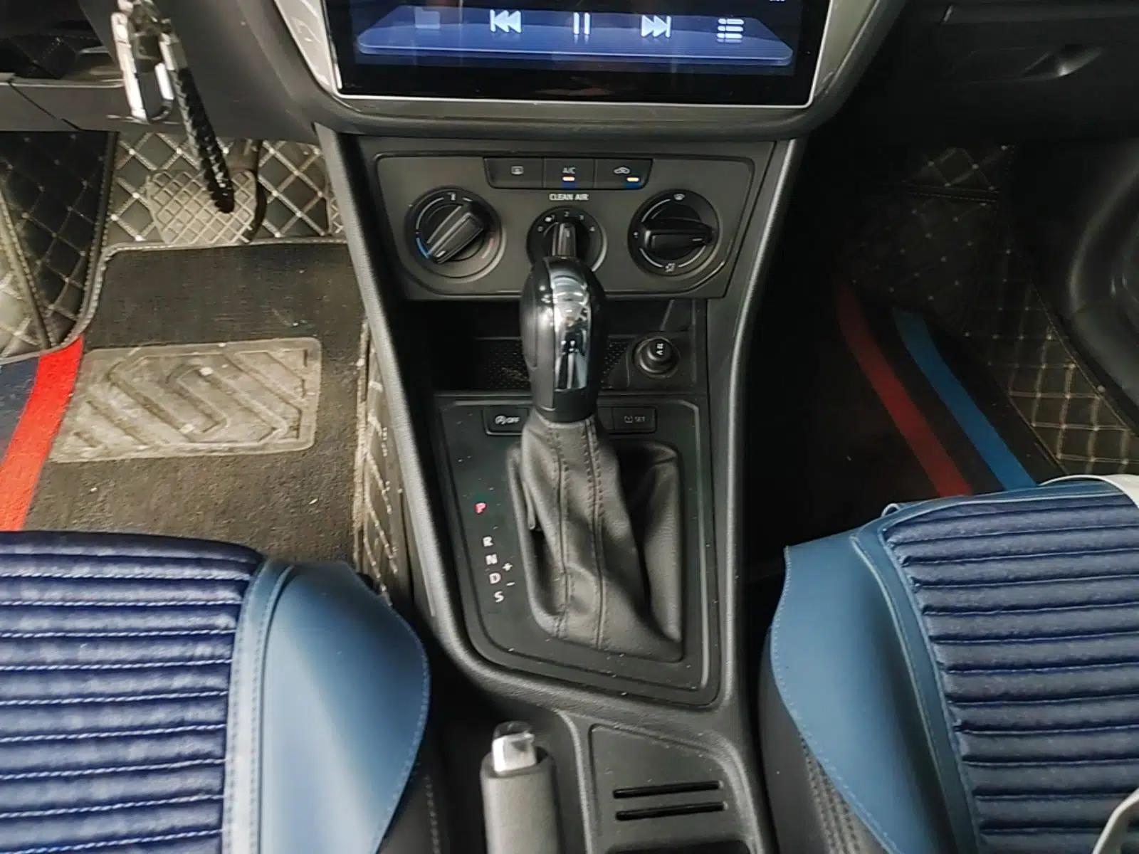Volkswagen Lavida 2019 Lavida Start 1.5L Automatic Trendy Version China VI Standard — миниатюра 16
