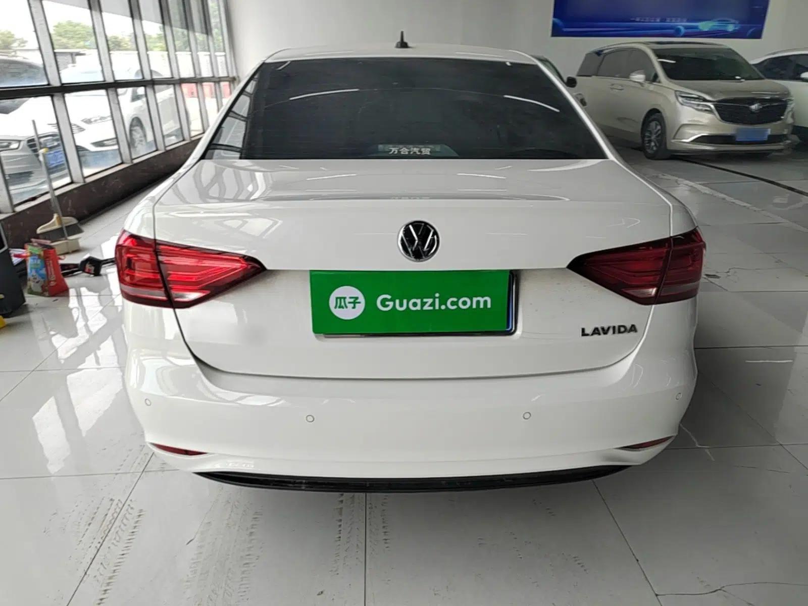 Volkswagen Lavida 2019 Lavida Start 1.5L Automatic Trendy Version China VI Standard — миниатюра 5