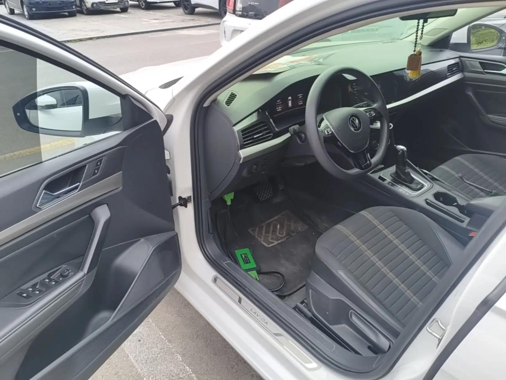 Volkswagen Lavida 2021 280TSI DSG Comfort Edition — миниатюра 18