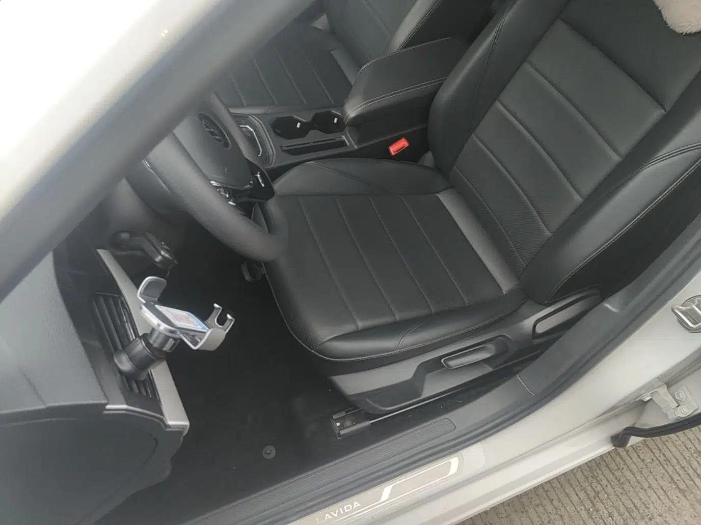 Volkswagen Lavida 2019 1.5L Automatic Comfort Edition China VI Standard — миниатюра 17