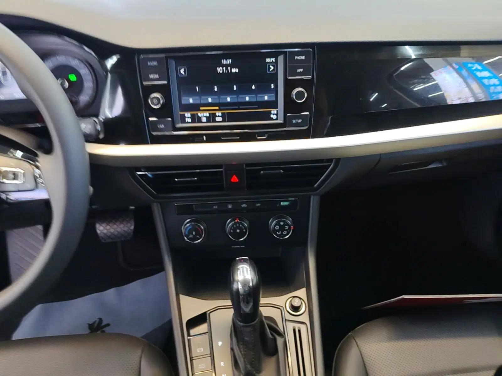 Volkswagen Lavida 2019 1.5L Automatic Comfort Edition China VI Standard — миниатюра 15