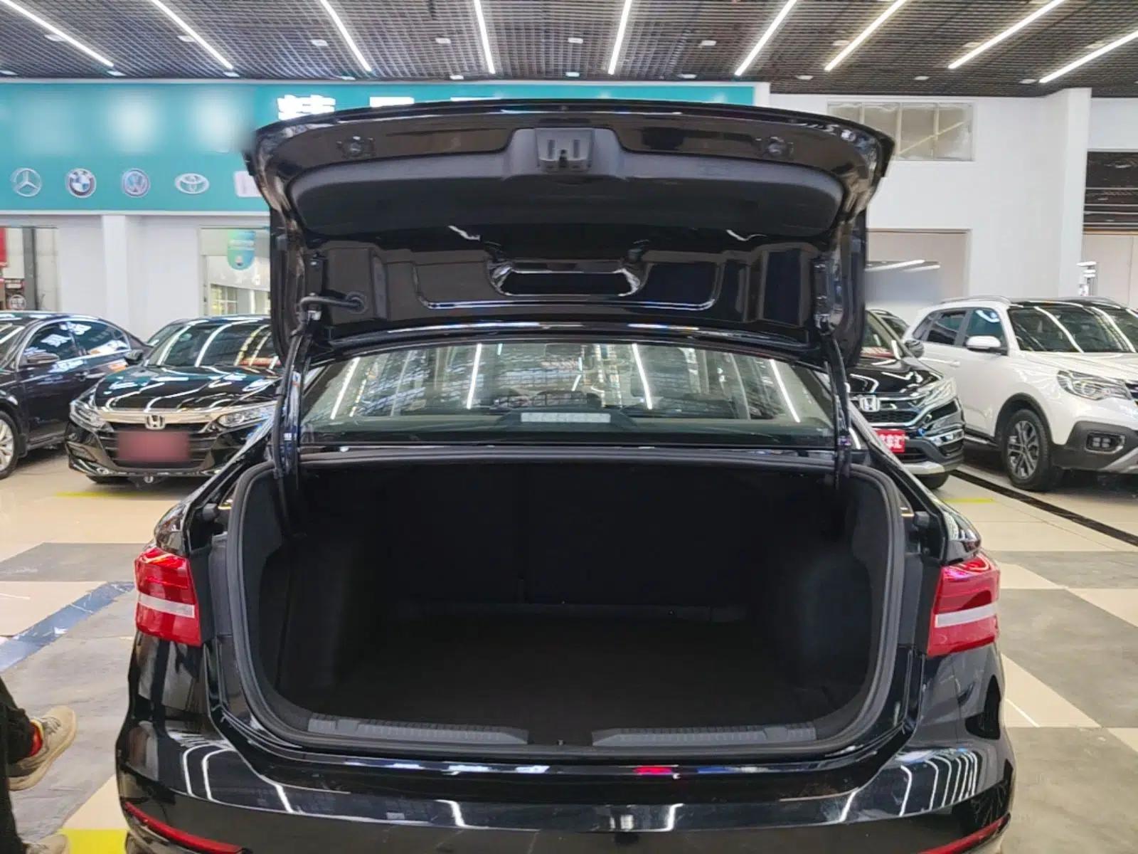 Volkswagen Lavida 2019 1.5L Automatic Comfort Edition China VI Standard — миниатюра 22