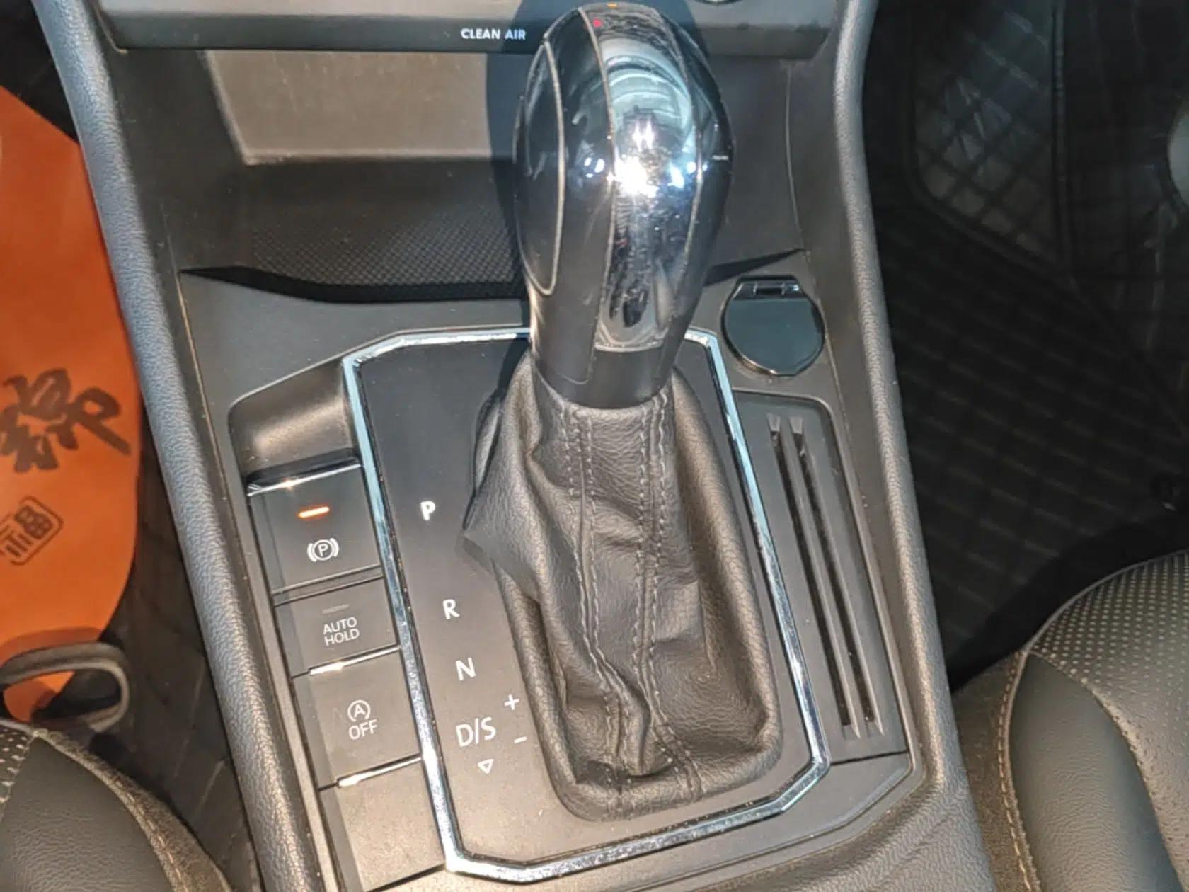 Volkswagen Lavida 2022 1.5L Automatic Comfort Edition — миниатюра 16
