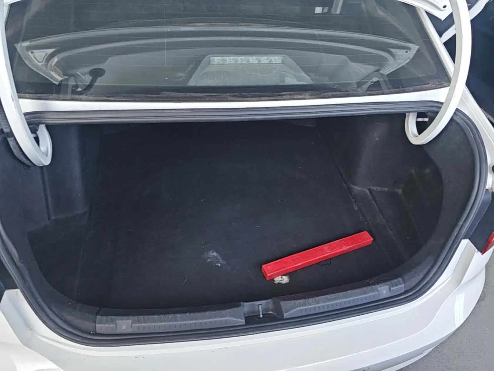 Volkswagen Lavida 2022 1.5L Automatic Comfort Edition — миниатюра 22