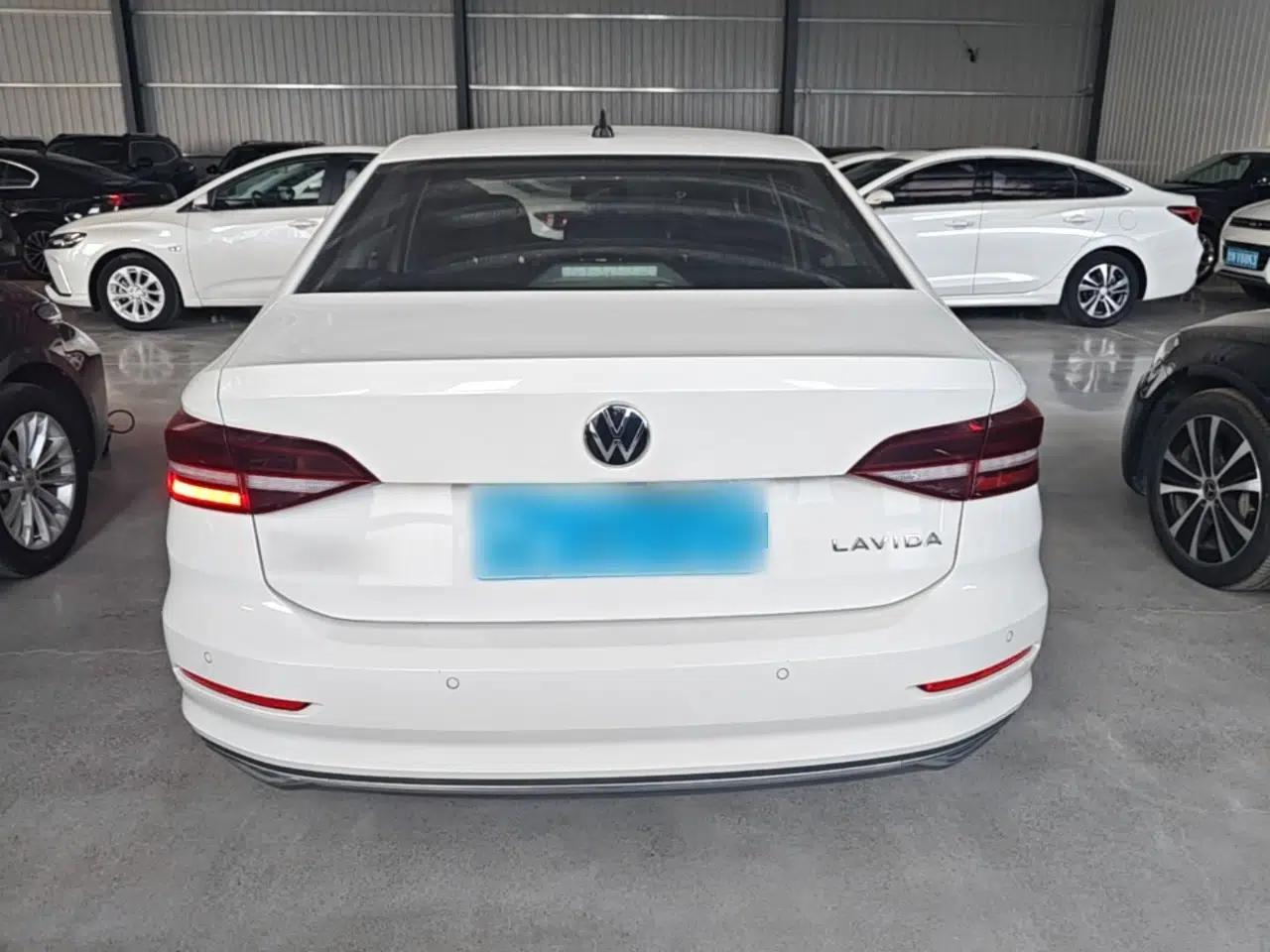 Volkswagen Lavida 2022 1.5L Automatic Comfort Edition — миниатюра 5