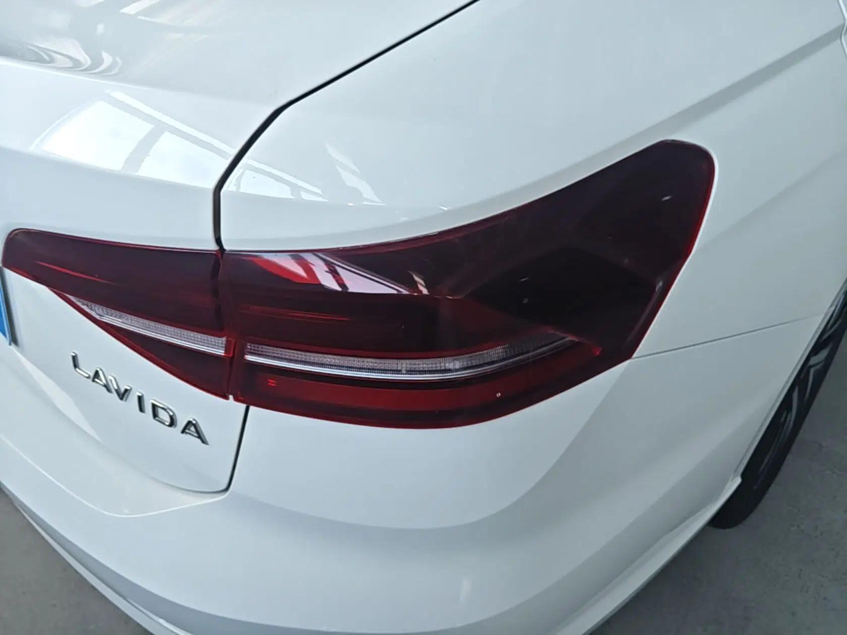 Volkswagen Lavida 2022 1.5L Automatic Comfort Edition — миниатюра 9