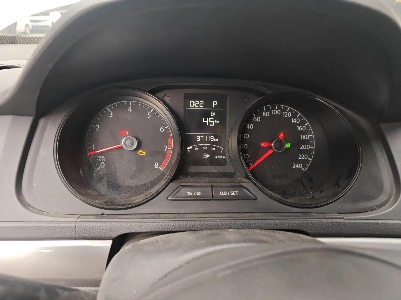 Volkswagen Lavida 2022 1.5L Automatic Fashion Edition — миниатюра 11