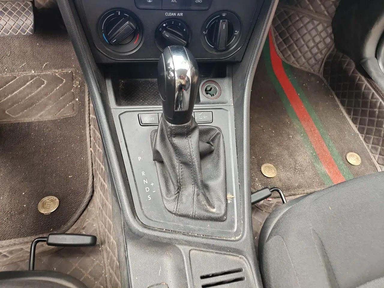 Volkswagen Lavida 2022 1.5L Automatic Fashion Edition — миниатюра 14
