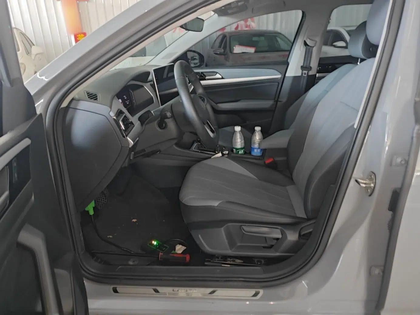 Volkswagen Lavida 2023 Revised Version 1.5L Automatic Starry Sky Edition – 5 Million Units — миниатюра 17