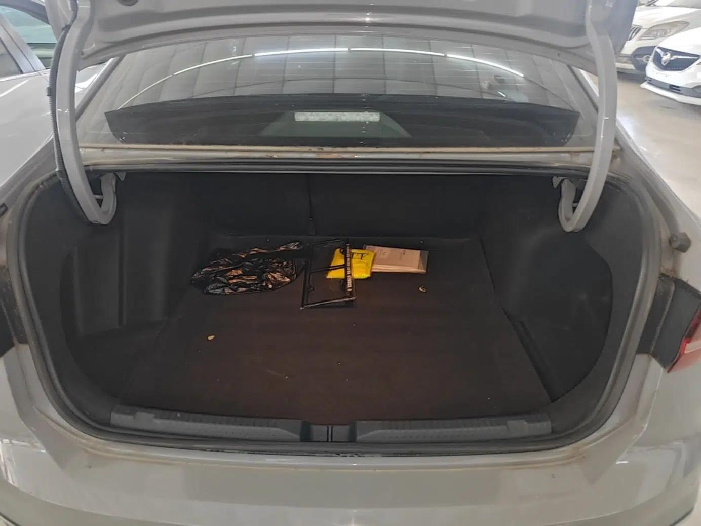 Volkswagen Lavida 2023 Revised Version 1.5L Automatic Starry Sky Edition – 5 Million Units — миниатюра 22