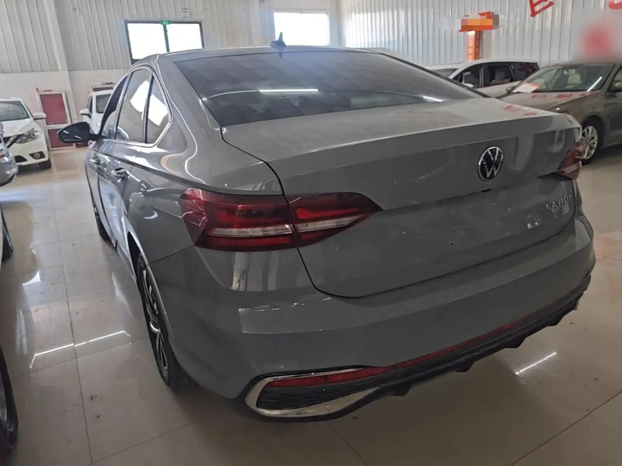 Volkswagen Lavida 2023 Revised Version 1.5L Automatic Starry Sky Edition – 5 Million Units — миниатюра 4