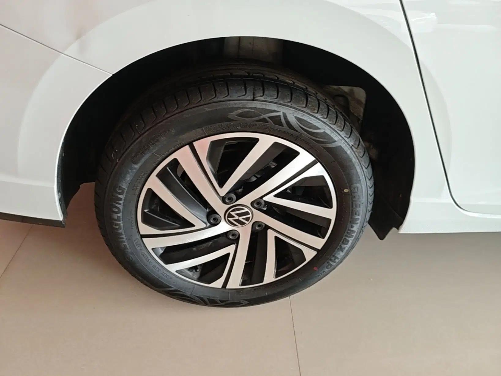 Volkswagen Lavida 2024 1.5L Automatic Starry Sky 5 Million Edition — миниатюра 11