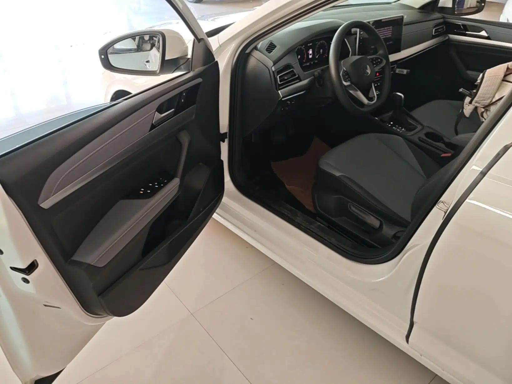 Volkswagen Lavida 2024 1.5L Automatic Starry Sky 5 Million Edition — миниатюра 18