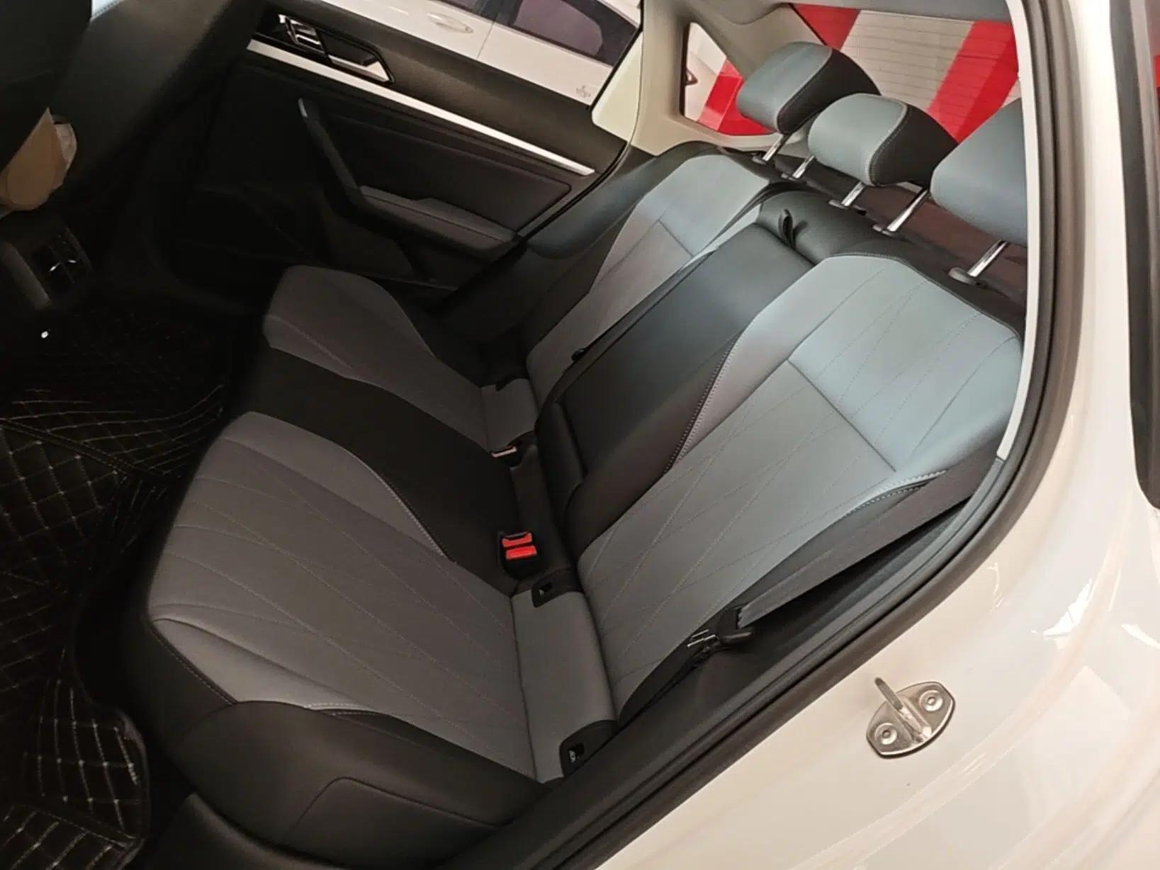 Volkswagen Lavida 2024 1.5L Automatic Starry Sky 5 Million Edition — миниатюра 20
