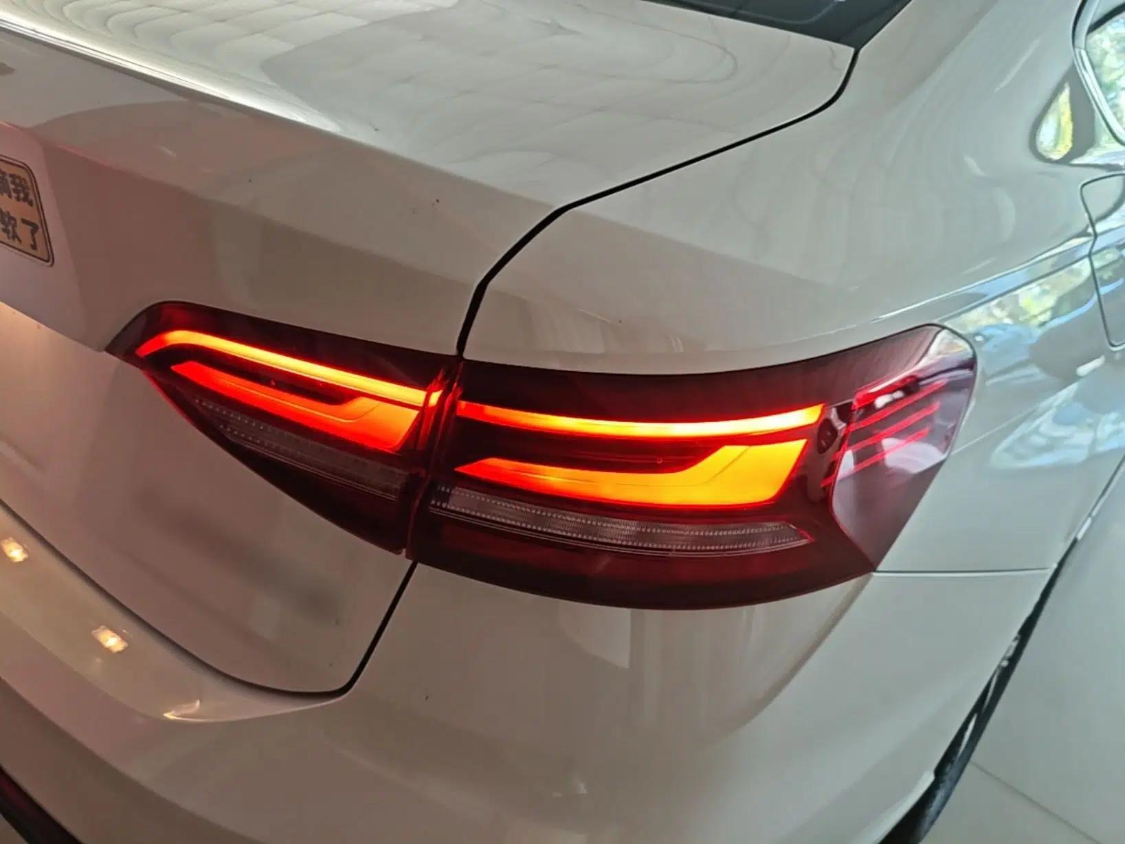 Volkswagen Lavida 2024 1.5L Automatic Starry Sky 5 Million Edition — миниатюра 9