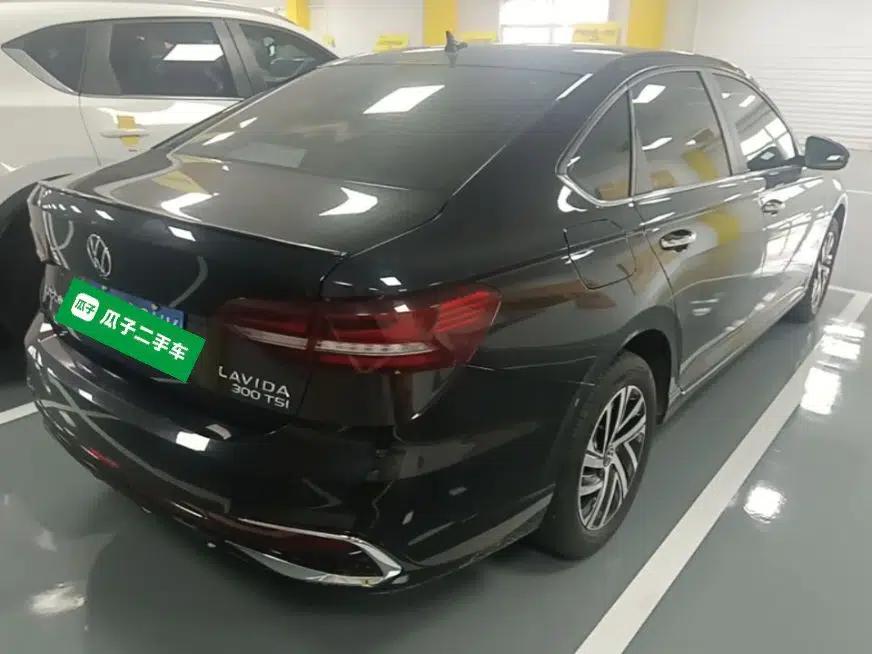 Volkswagen Lavida 2024 300TSI DSG Starry Sky Deluxe Edition — миниатюра 6