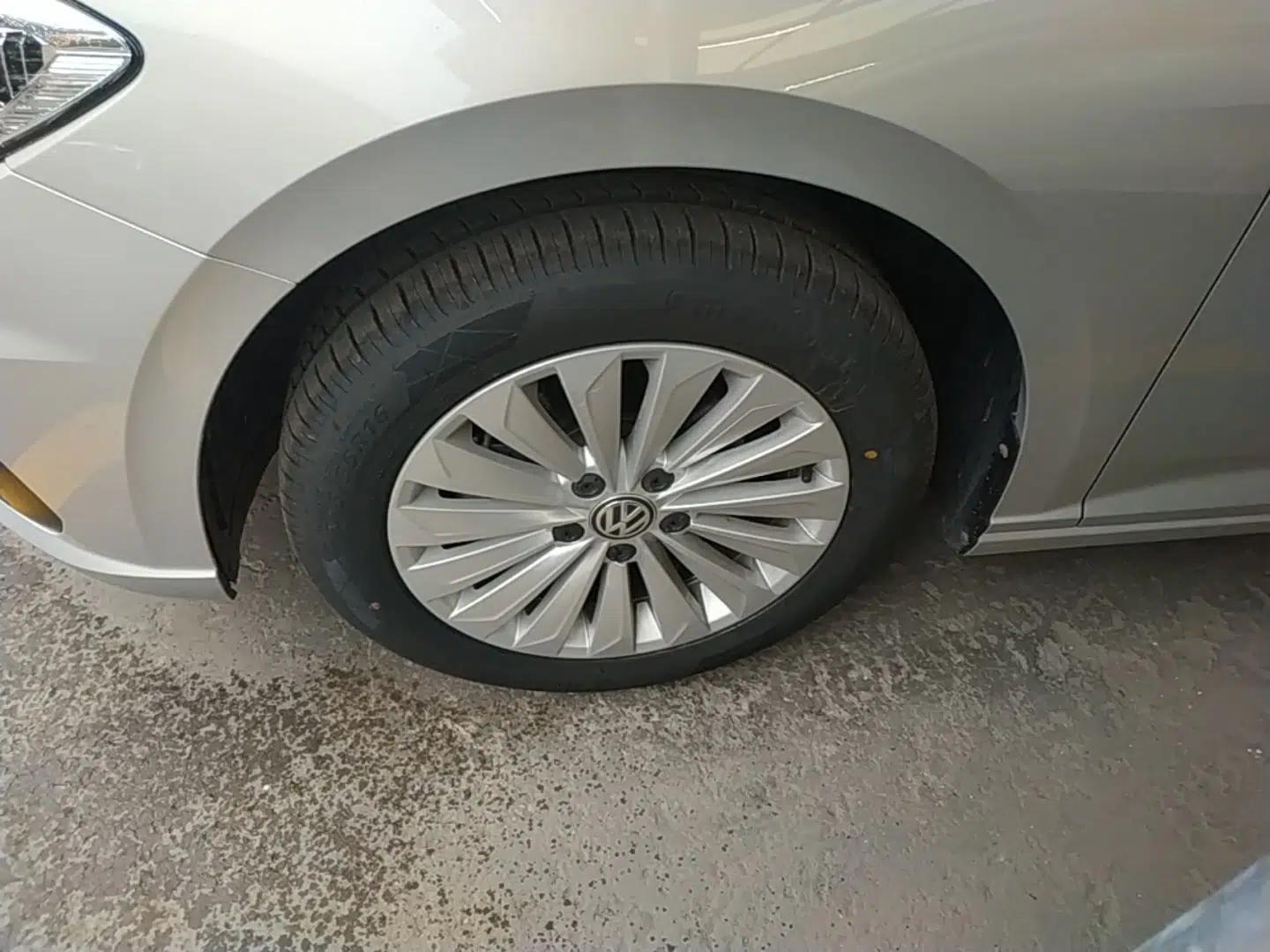Volkswagen Lavida 2019 1.5L Automatic Comfort Edition China VI Standard — миниатюра 15