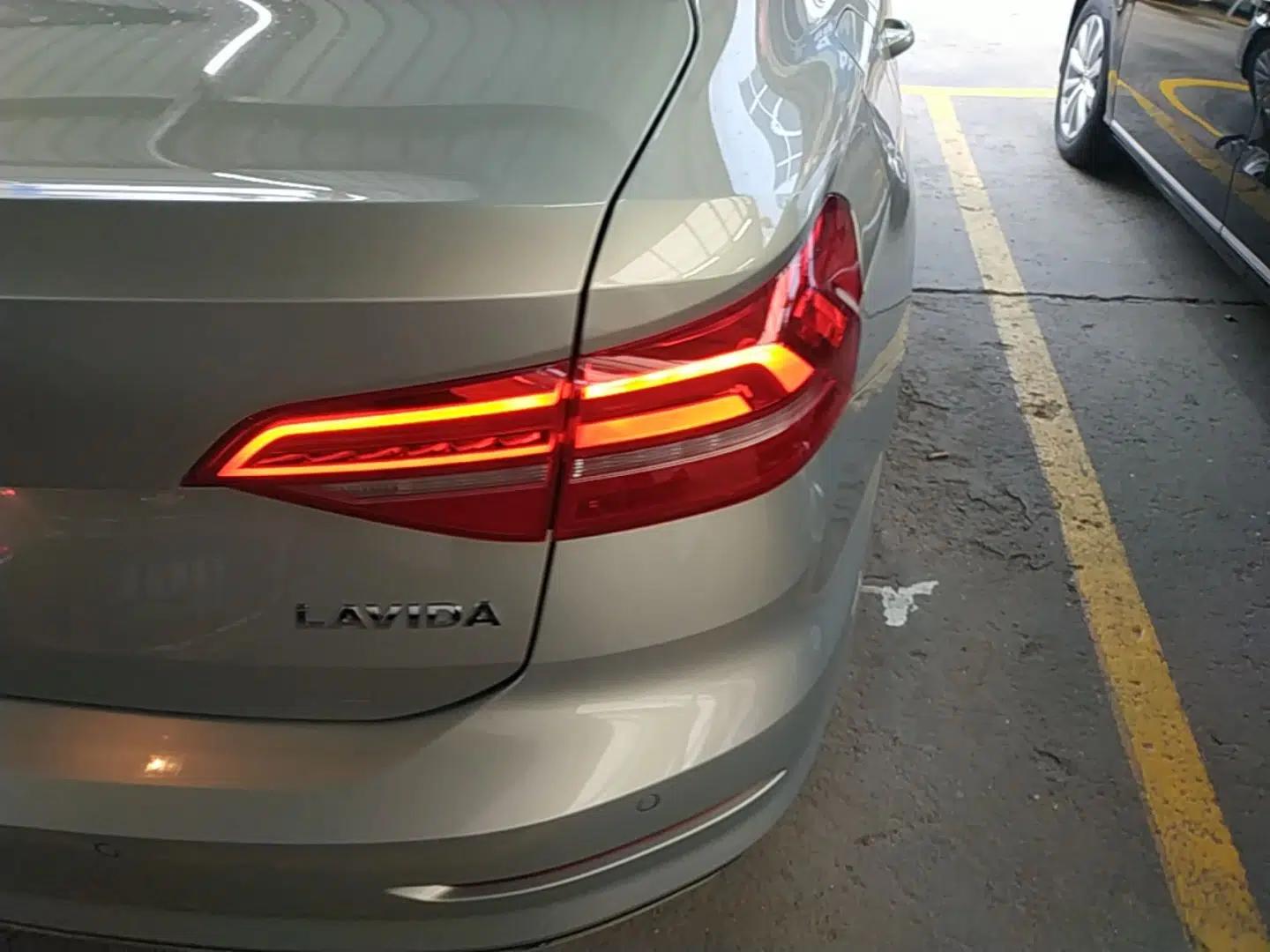 Volkswagen Lavida 2019 1.5L Automatic Comfort Edition China VI Standard — миниатюра 9